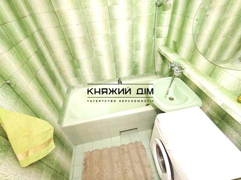 квартира за адресою Анни Ахматової вул., 6