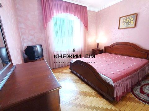 квартира за адресою Анни Ахматової вул., 6