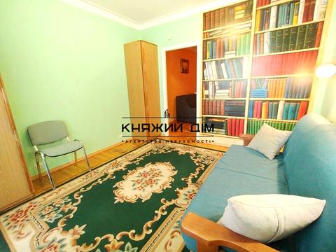 квартира за адресою Анни Ахматової вул., 6