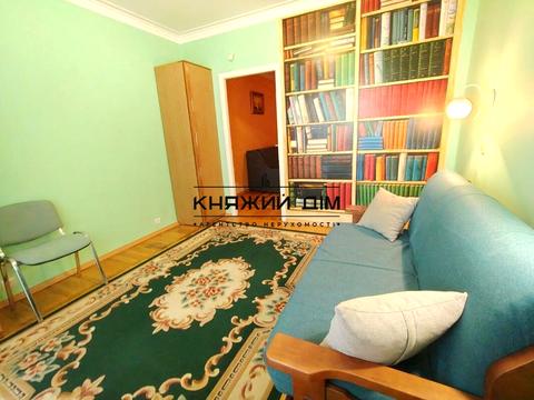 квартира за адресою Анни Ахматової вул., 6