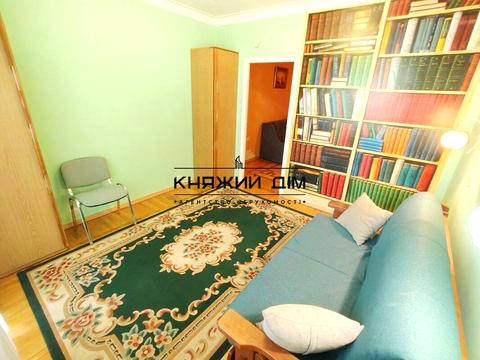 квартира за адресою Анни Ахматової вул., 6