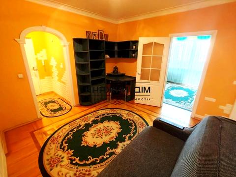 квартира за адресою Анни Ахматової вул., 6