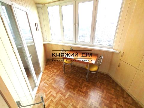 квартира за адресою Анни Ахматової вул., 6