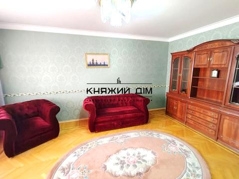 квартира за адресою Анни Ахматової вул., 6