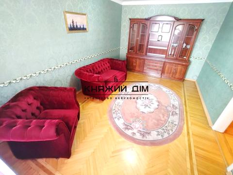 квартира за адресою Анни Ахматової вул., 6