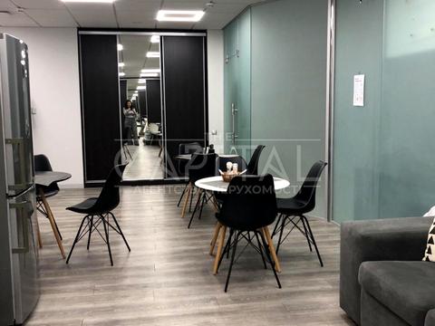 комерційна за адресою Київ, Болсуновська вул. (Сергія Струтинського), 2