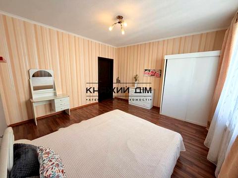 квартира за адресою Дніпровська набережна вул., 19-А