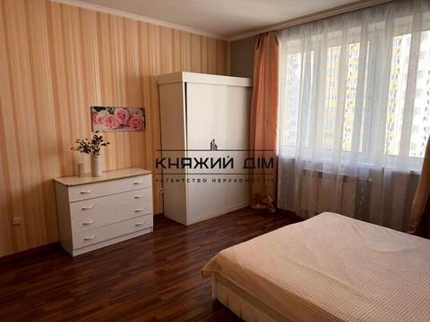 квартира за адресою Дніпровська набережна вул., 19-А