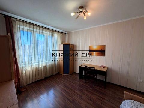 квартира за адресою Дніпровська набережна вул., 19-А