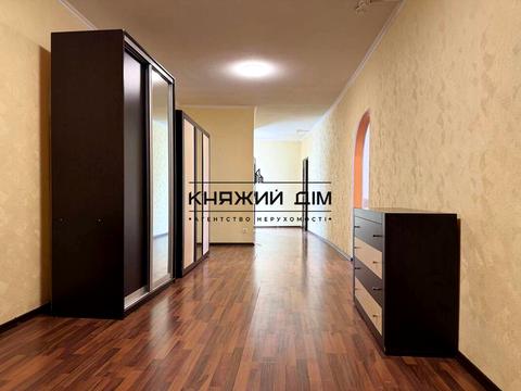 квартира за адресою Дніпровська набережна вул., 19-А