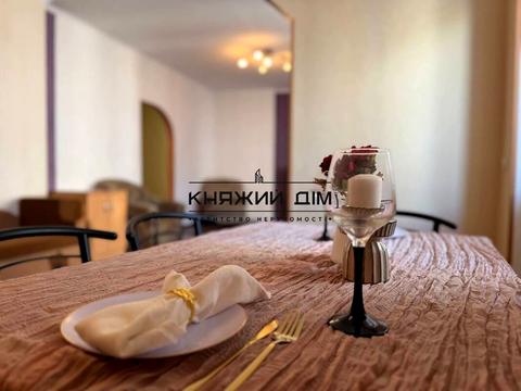 квартира за адресою Дніпровська набережна вул., 19-А