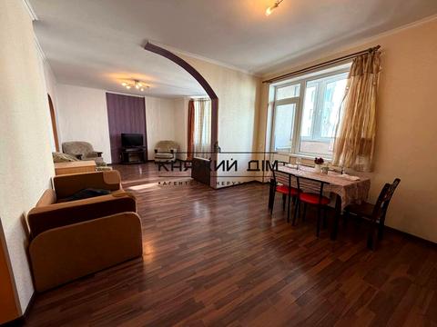 квартира за адресою Дніпровська набережна вул., 19-А