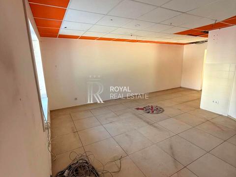 комерційна за адресою Бориса Гмирі вул., 5-А