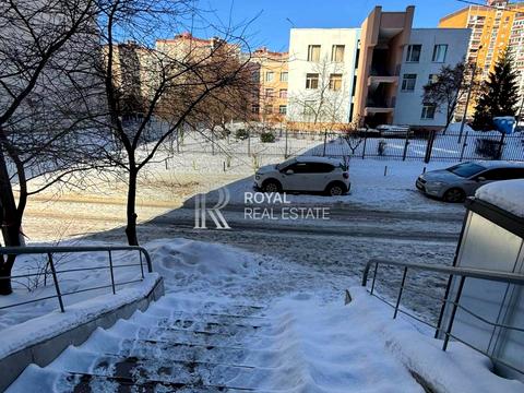 комерційна за адресою Бориса Гмирі вул., 5-А