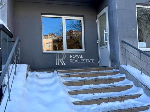 комерційна за адресою Бориса Гмирі вул., 5-А