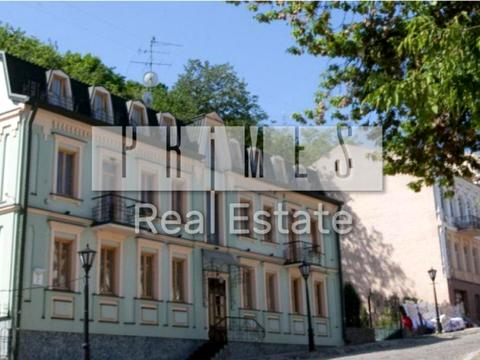 комерційна за адресою Андріївський узвіз, 7а