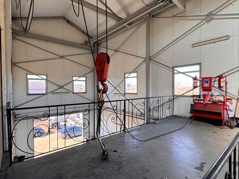 комерційна за адресою Галицька вул., 1