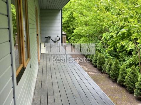 будинок за адресою Космонавтів вул., 7