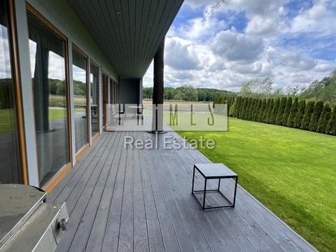 будинок за адресою Космонавтів вул., 7