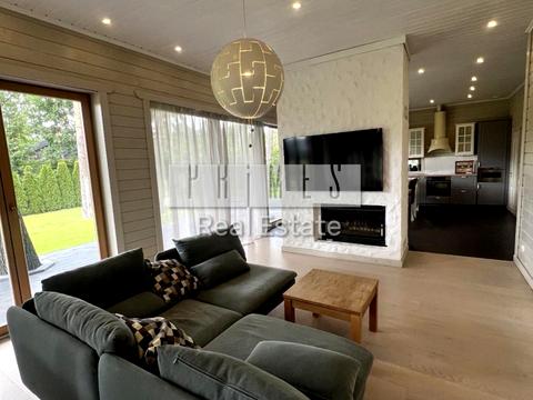 будинок за адресою Космонавтів вул., 7