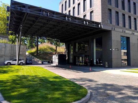 комерційна за адресою Василя Стуса вул., 35-А