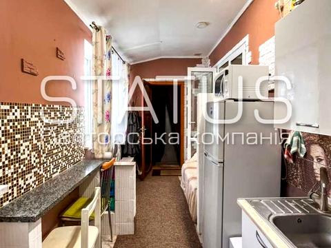 квартира за адресою Тролейбусна вул., 10