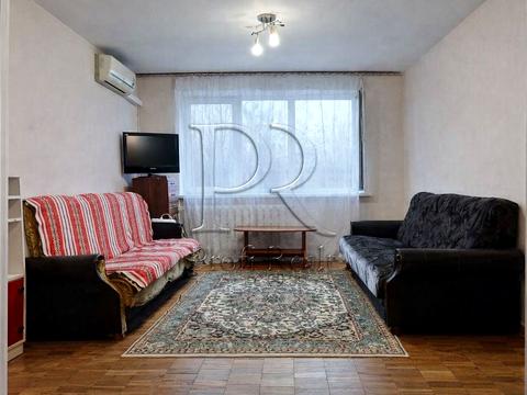 комната по адресу Мрии ул. (Академика Туполева), 5-Б