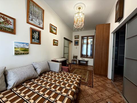 квартира за адресою Тарасівська вул., 12