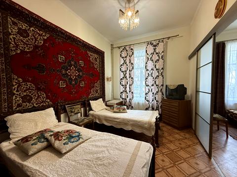 квартира за адресою Тарасівська вул., 12