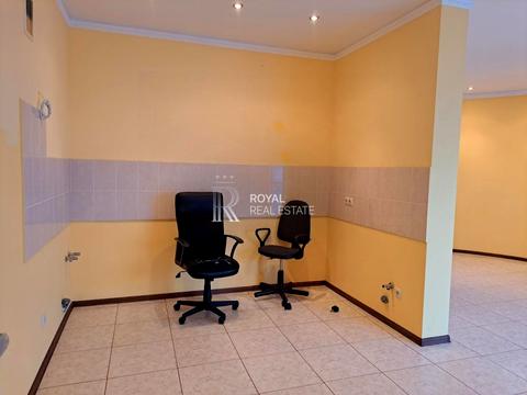 коммерческая по адресу Дніпровський просп., 17