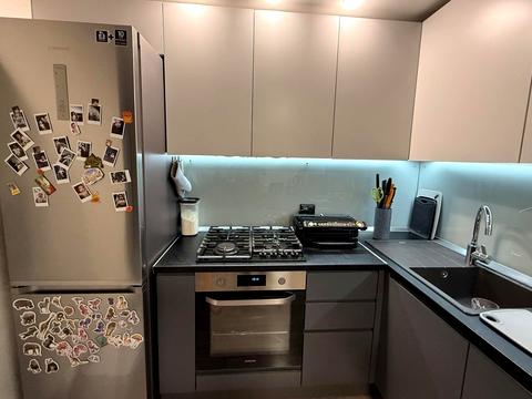 квартира за адресою Героїв Десантників вул., 25