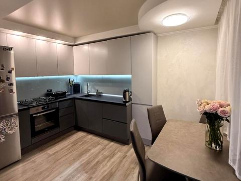 квартира за адресою Героїв Десантників вул., 25