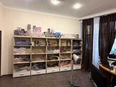 комерційна за адресою Костельна вул., 9