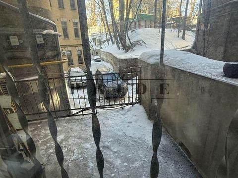 комерційна за адресою Костельна вул., 9