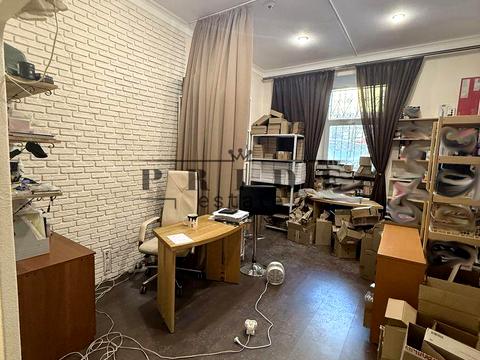 комерційна за адресою Костельна вул., 9