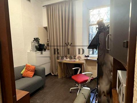 комерційна за адресою Костельна вул., 9