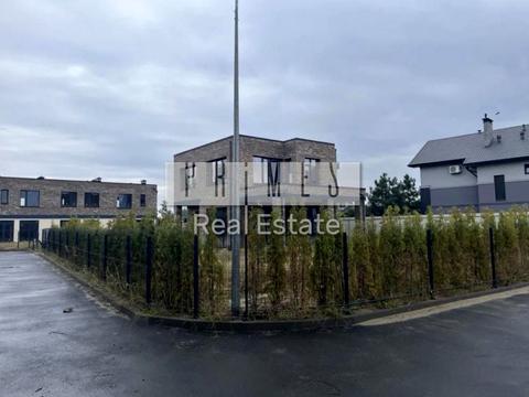 дом по адресу Достоинства ул. (Жертв Революції)