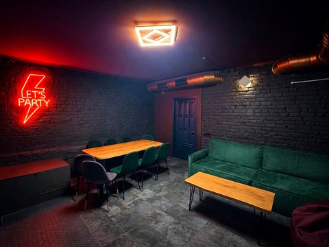 комерційна за адресою Євгена Чикаленка вул. (Пушкінська), 11