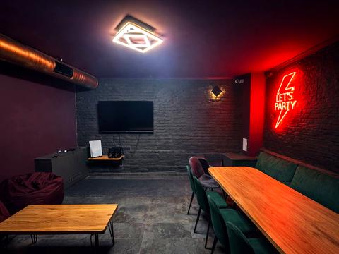 комерційна за адресою Євгена Чикаленка вул. (Пушкінська), 11