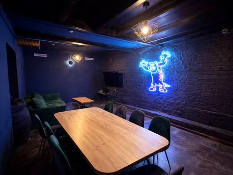 комерційна за адресою Євгена Чикаленка вул. (Пушкінська), 11