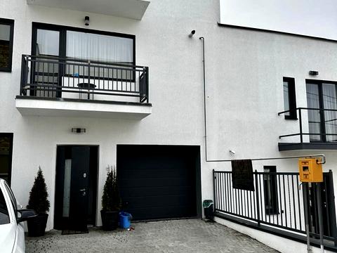 будинок за адресою Озерна