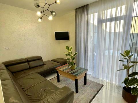 будинок за адресою Озерна