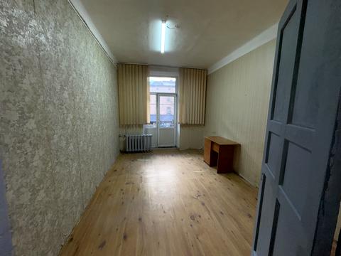 комерційна за адресою В'ячеслава Чорновола просп. (), 1