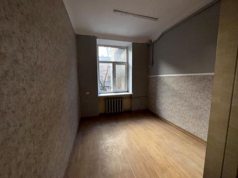 комерційна за адресою В'ячеслава Чорновола просп. (), 1