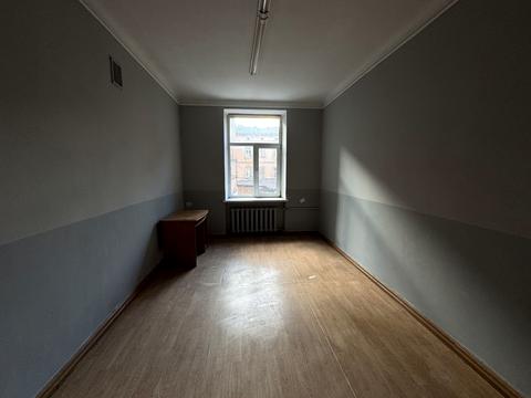 комерційна за адресою В'ячеслава Чорновола просп. (), 1