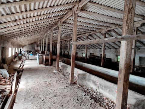 комерційна за адресою Центральна, 165/Б