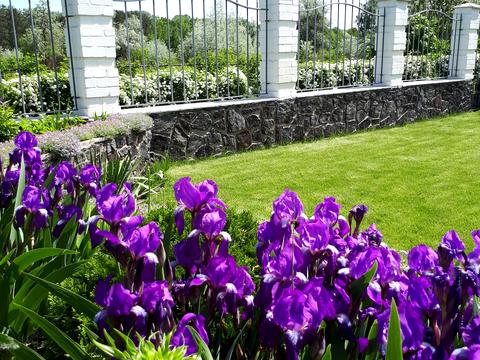 будинок за адресою Набережна вул.