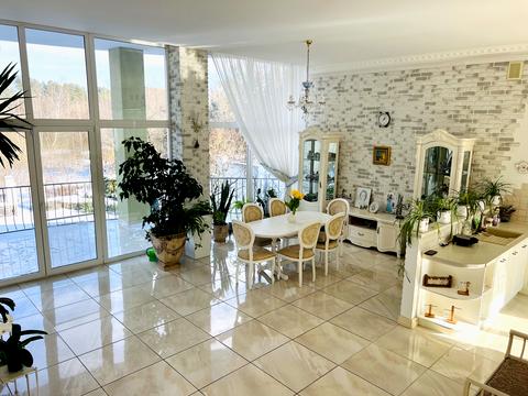 будинок за адресою Набережна вул.