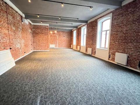 коммерческая по адресу Гетьмана Дорошенко ул. (Жовтневая), 37