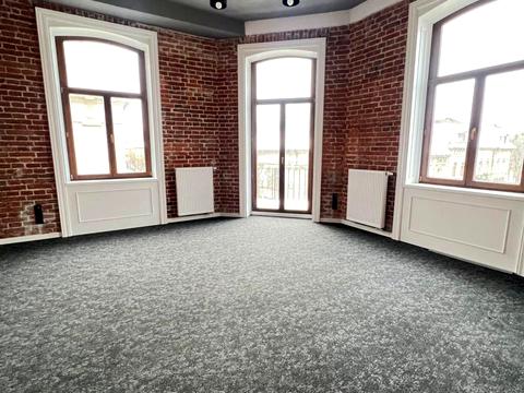 комерційна за адресою Гетьмана Петра Дорошенка вул. (Жовтнева), 37